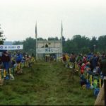 Upploppet med speaker tribun